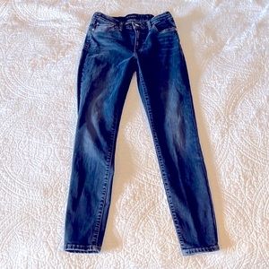 Lucky Brand Dark Blue Skinny Jeans Size 4/27 Gently Worn